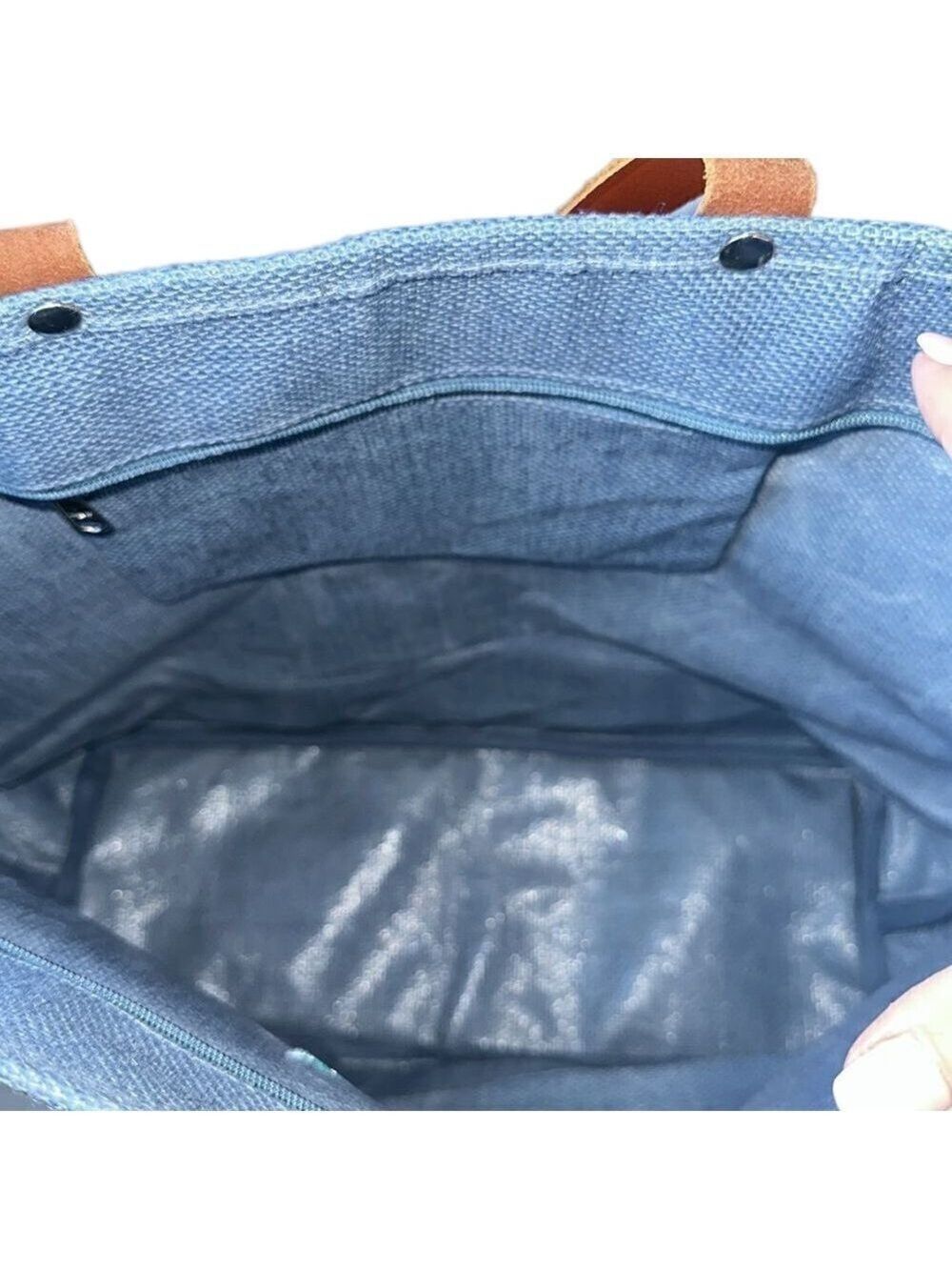 “M” Tote Bag - Picture 4 of 6